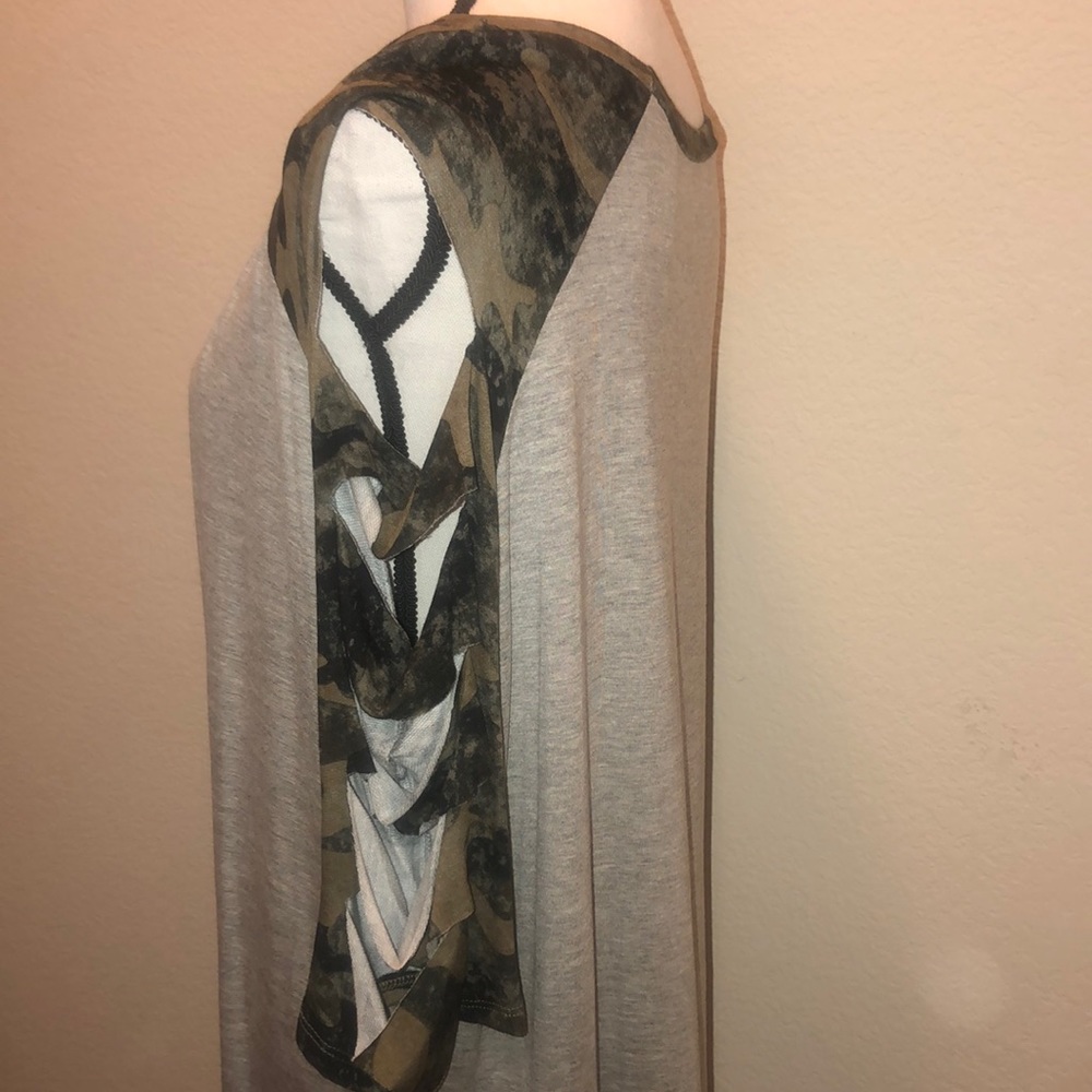 🌺Closeout🌺 GREEN CAMOUFLAGE CUTOUT SLEEVE - Picture 5 of 7